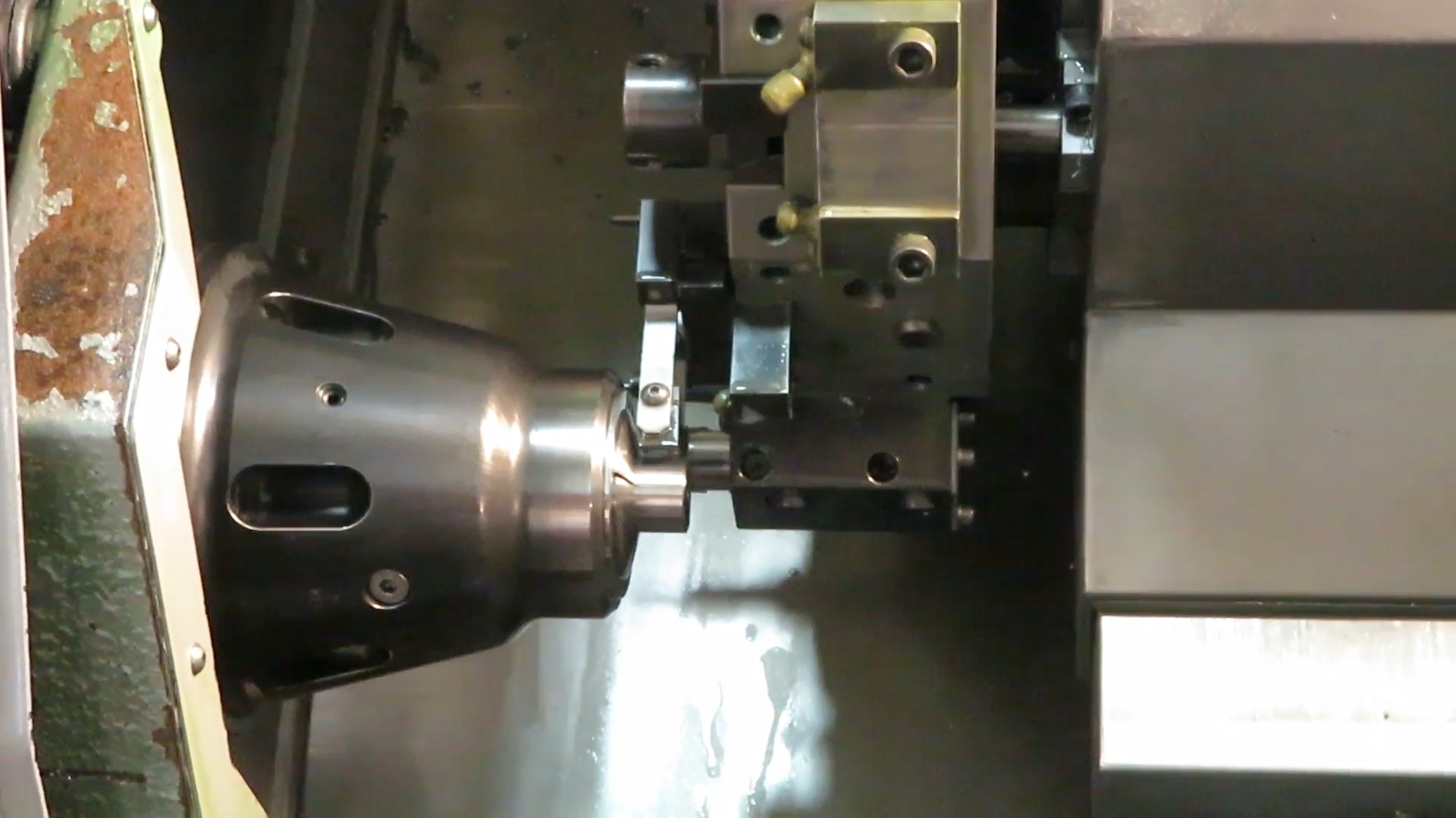 Westwood Precision's CNC turning lathe centers use state-of-the-art tooling